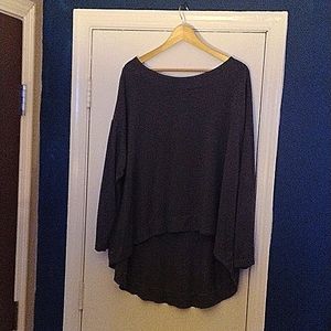Byrn Walker Size Large Blue short sleeve high low top